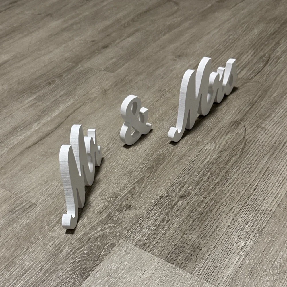 ***2/$15*** Chic White 'Mr & Mrs' Sign